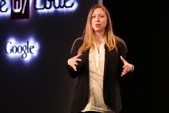 Program představila Chelsea Clintonová na konferenci nazvané Google's Made With Code.