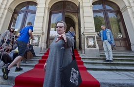Polsko česká režisérka studovala pražské FAMU.