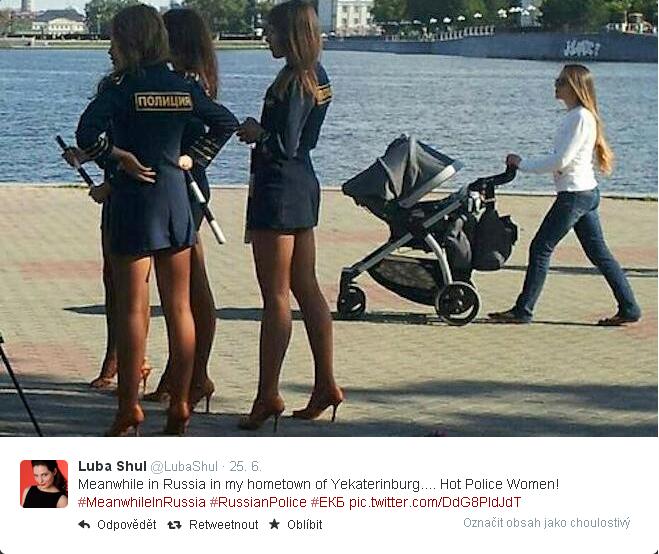 Krátkých sukní ruských policistek si všimli již i na Twitteru.