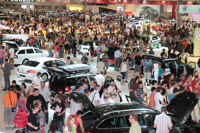 Bývaly to krásné doby, když byl Autosalon plný návštěvníků (ilustrační foto).