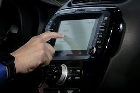 Systém Android Auto dorazí do prodejen ještě letos.