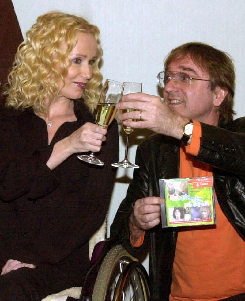 Marika Gombitová slaví.