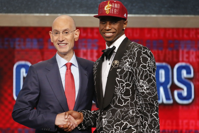 Andrew Wiggins (vpravo).