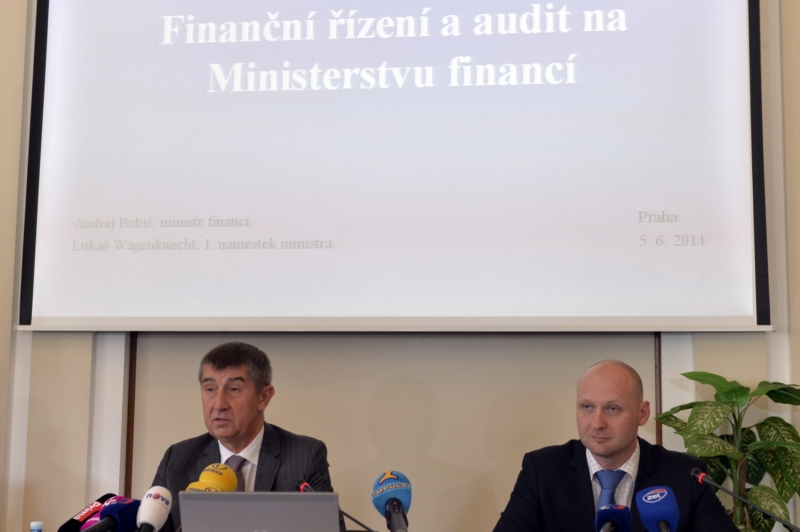 Ministr financí Andrej Babiš a jeho náměstek Lukáš Wagenknecht.