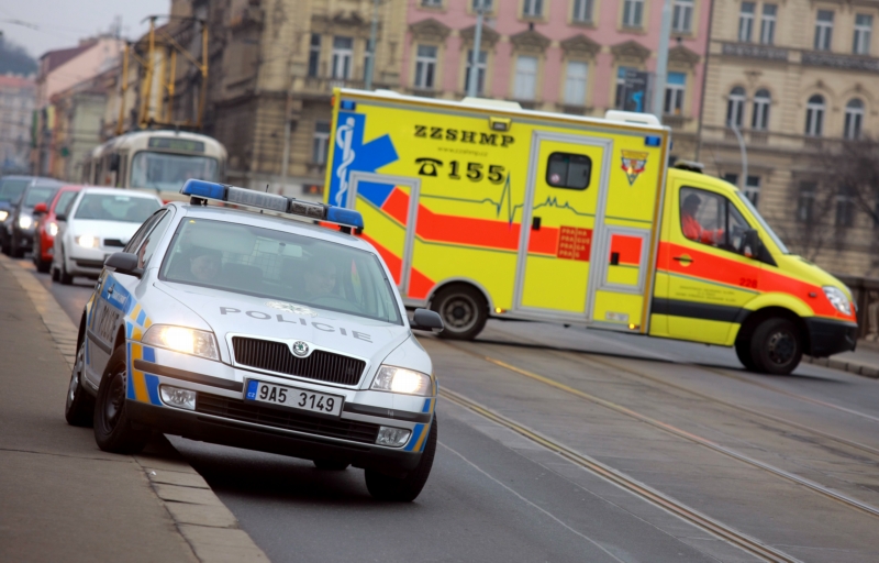 Policisté vyšetřují sobotní úmrtí mladého muže po pádu z okna hotelu v Praze 4 (ilustrační foto).