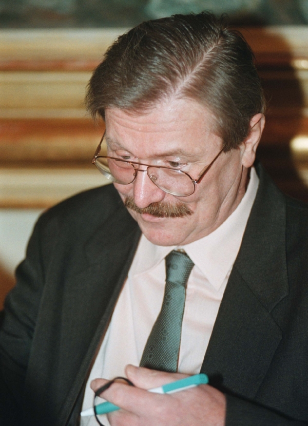 Režisér Peter Scherhaufer. Režisér Peter Scherhaufer.