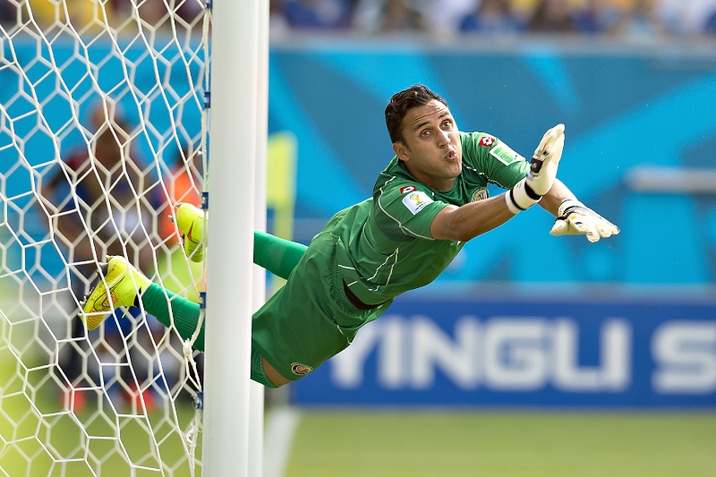 Keylor Navas zlikvidoval v neděli postupové šance Řeků.