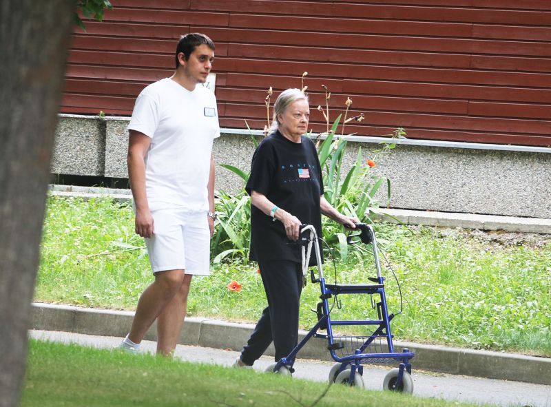 Jana Brejchová se rehabilituje na klinice. Jana Brejchová se rehabilituje na klinice.