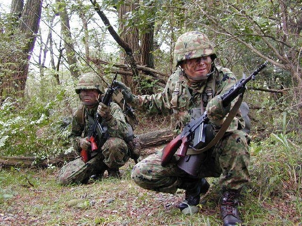 Manévry japonské pěchoty.