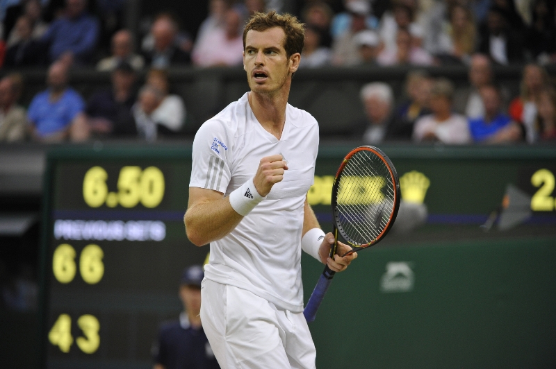 Úřadující wimbledonský šampion Andy Murray čerpá rady od bývalého fotbalového trenéra Alexe Fergusona. Úřadující wimbledonský šampion Andy Murray čerpá rady od bývalého fotbalového trenéra Alexe Fergusona.