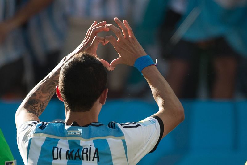 Střelec vítězného gólu Ángel Di María odmítá být národním hrdinou. Střelec vítězného gólu Ángel Di María odmítá být národním hrdinou.