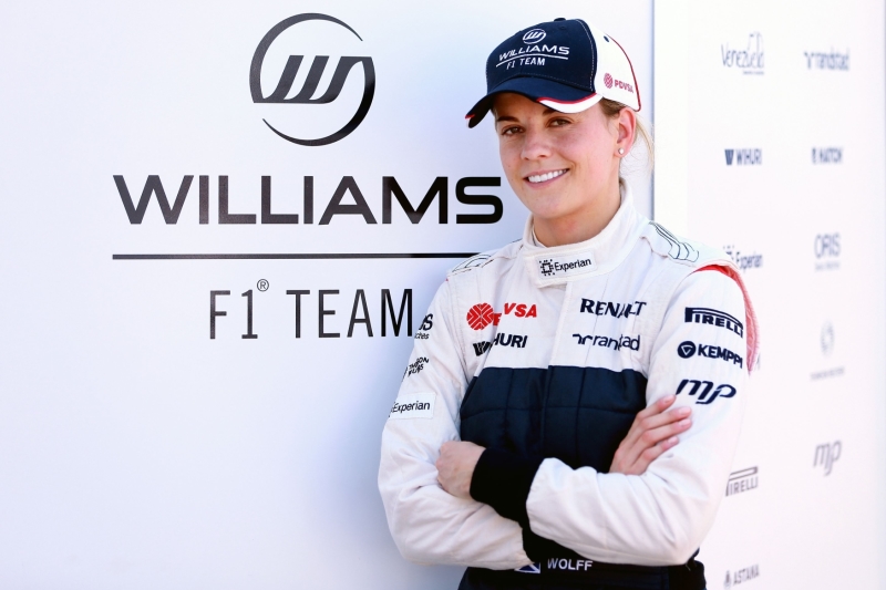 Susie Wolffovou čeká před víkendovou Velkou cenou Velké Británie debut v předzávodním programu formule 1. Susie Wolffovou čeká před víkendovou Velkou cenou Velké Británie debut v předzávodním programu formule 1.