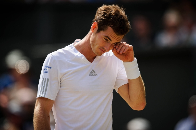 Britský tenista Andy Murray svůj titul ve Wimbledonu neobhájí. Britský tenista Andy Murray svůj titul ve Wimbledonu neobhájí.