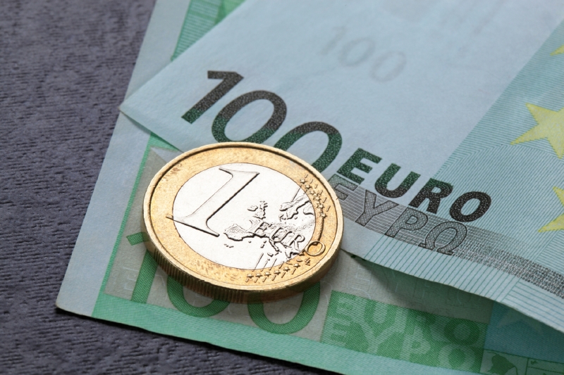 Minimální mzda v Německu byla stanovena na 8,5 eura (přes 230 korun). Minimální mzda v Německu byla stanovena na 8,5 eura (přes 230 korun).