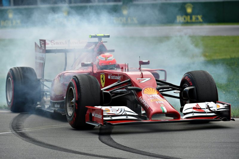 Finský pilot formule 1 Kimi Räikkönen plánuje ukončit kariéru. Finský pilot formule 1 Kimi Räikkönen plánuje ukončit kariéru.