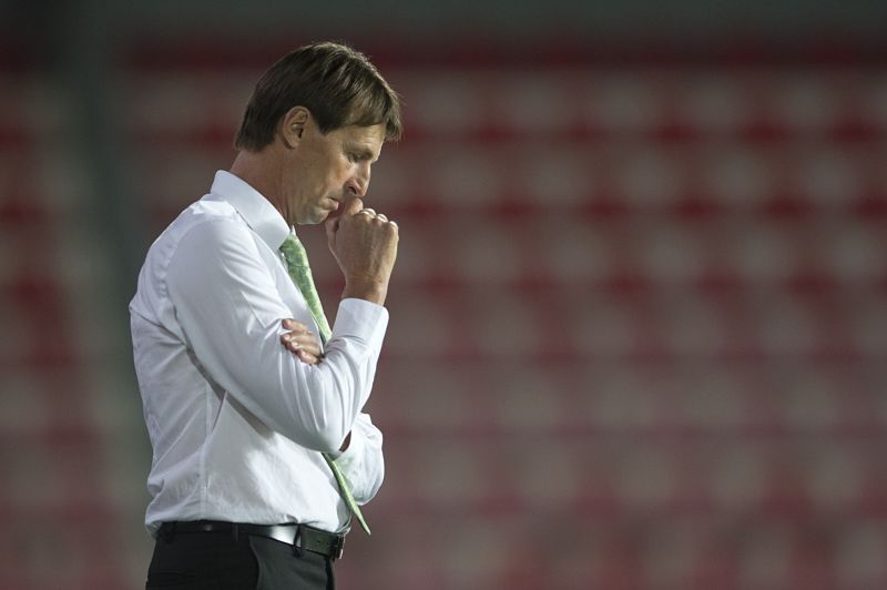 Český fotbalový trenér František Straka začal své angažmá ve Slovanu Bratislava triumfem ve slovenském Superpoháru. Český fotbalový trenér František Straka začal své angažmá ve Slovanu Bratislava triumfem ve slovenském Superpoháru.