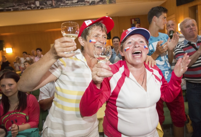 V městském kulturním středisku ve Fulneku lidé sledovali 5. července finále tenisového Wimbledonu, ve kterém místní rodačka Petra Kvitová porazila Eugenii Bouchardovou z Kanady. V městském kulturním středisku ve Fulneku lidé sledovali 5. července finále tenisového Wimbledonu, ve kterém místní rodačka Petra Kvitová porazila Eugenii Bouchardovou z Kanady.