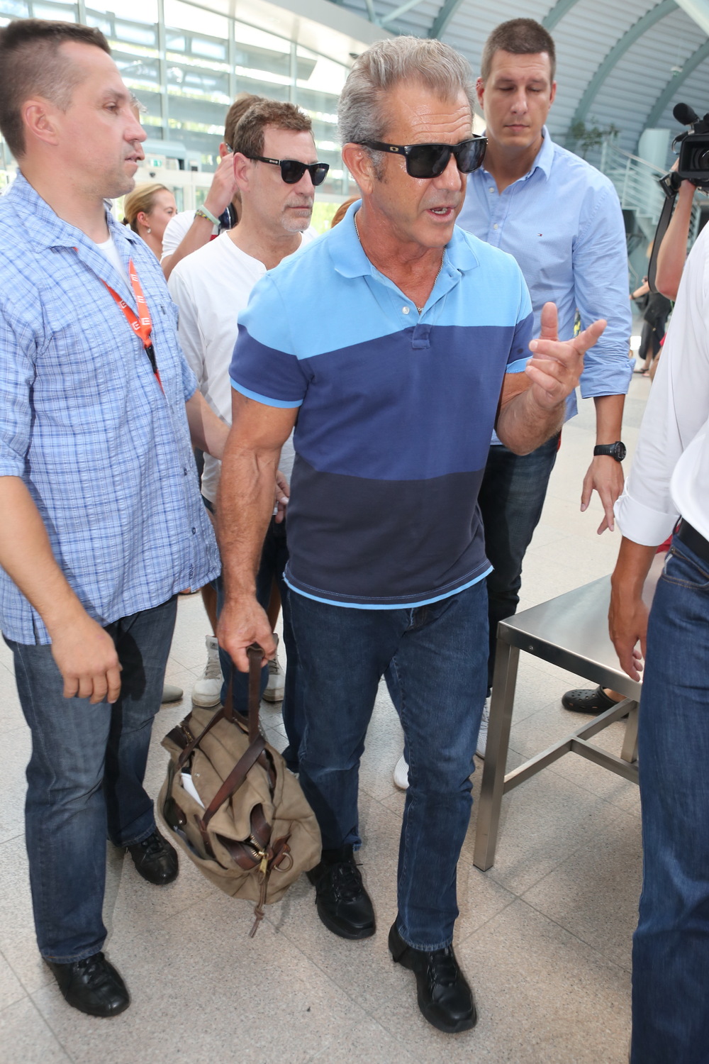 Mel Gibson odletěl do Ameriky.