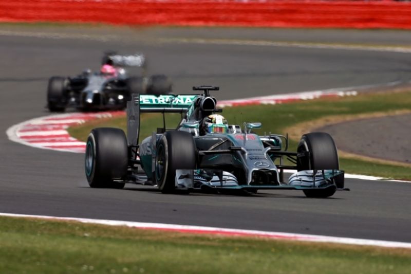 GP Velké Británie vyhrál domácí jezdec Lewis Hamilton.