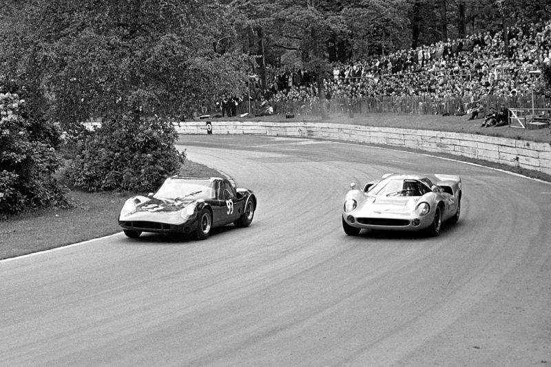 Při jízdě mistrů se divákům představil šestinásobný světový šampion a vítěz závodu Velké ceny ČSSR 1965 Jim Redman (93). Při jízdě mistrů se divákům představil šestinásobný světový šampion a vítěz závodu Velké ceny ČSSR 1965 Jim Redman (93).