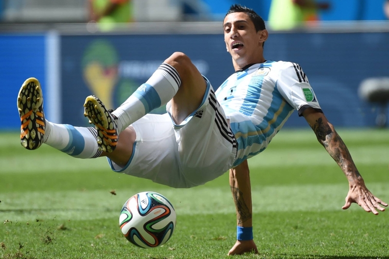 Argentinský záložník Ángel Di María přijde o středeční semifinále mistrovství světa s Nizozemskem. Argentinský záložník Ángel Di María přijde o středeční semifinále mistrovství světa s Nizozemskem.