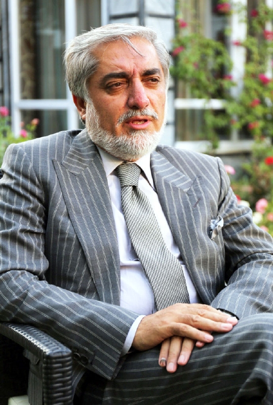 Abdulláh Abdulláh se prohlásil za vítěze afghánských voleb.