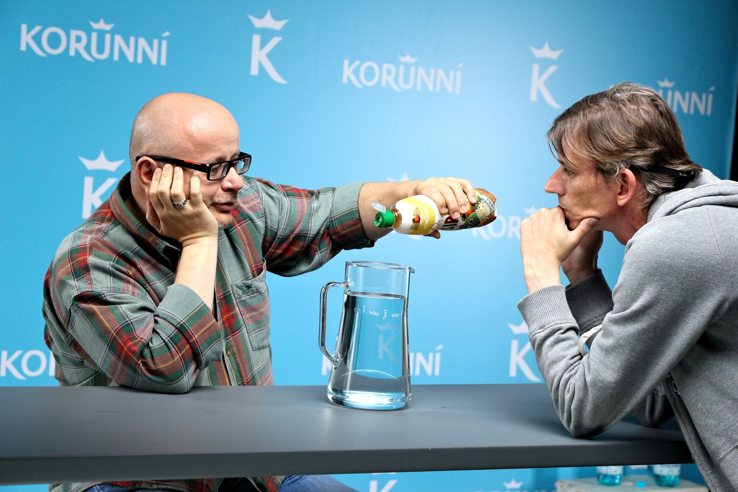 Vilém Rubeš a Jiří Strach při natáčení pro Korunní. Vilém Rubeš a Jiří Strach při natáčení pro Korunní.