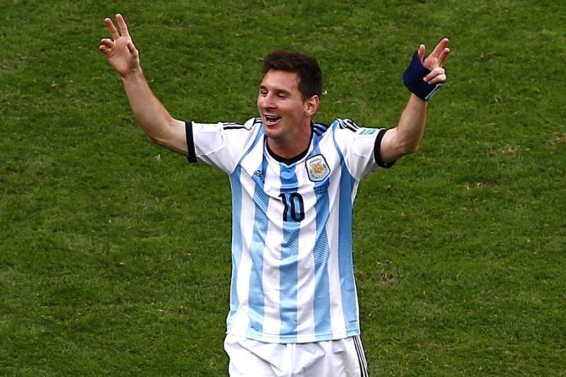 Lionel Messi nechce připustit, aby bylo semifinále pro Argentinu konečnou stanicí. Lionel Messi nechce připustit, aby bylo semifinále pro Argentinu konečnou stanicí.