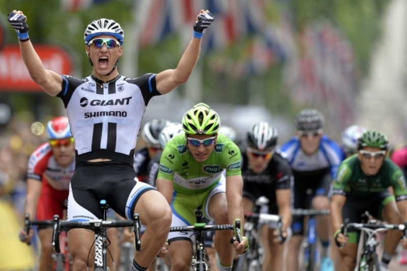 Německý spurtér Marcel Kittel se raduje z dalšího vítězství.