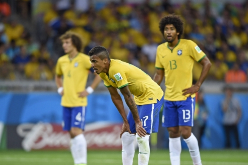 Zklamaní fotbalisté Brazílie po debaklu s Německem.