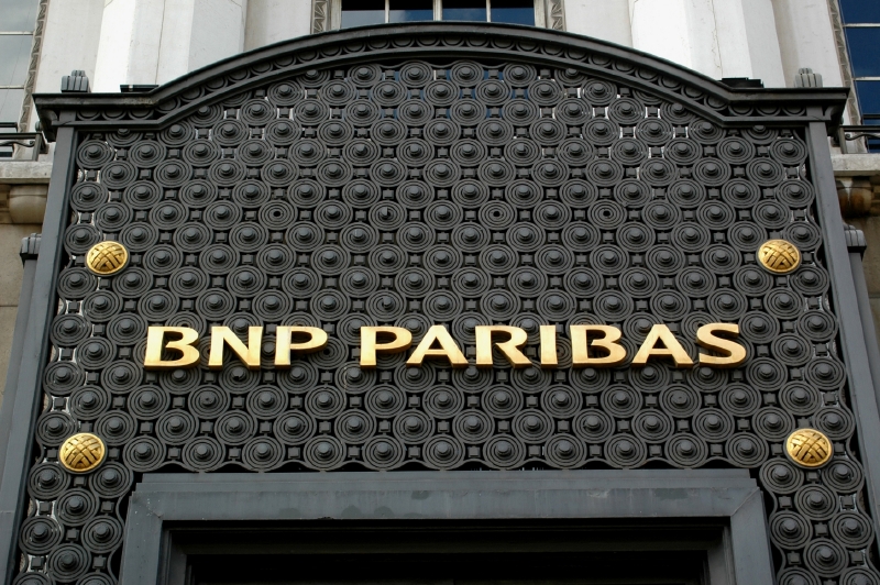 Banka doplatila na to, že zajišťovala finanční transakce pro klienty ze Súdánu, Kuby a Íránu. Banka doplatila na to, že zajišťovala finanční transakce pro klienty ze Súdánu, Kuby a Íránu.