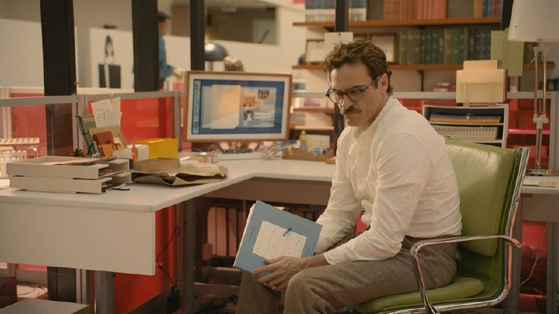 Joaquin Phoenix ztvárnil hlavní roli ve snímku Ona, který režíroval Spike Jonze. Joaquin Phoenix ztvárnil hlavní roli ve snímku Ona, který režíroval Spike Jonze.