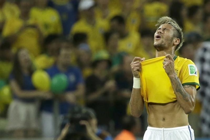 Zraněný Brazilec Neymar debakl svých spoluhráčů nedokoukal.