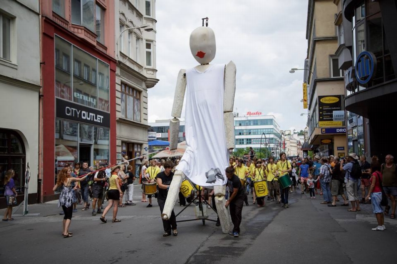 Festivalový průvod vyrazí ve středu v 15 hodin z Masarykova náměstí.