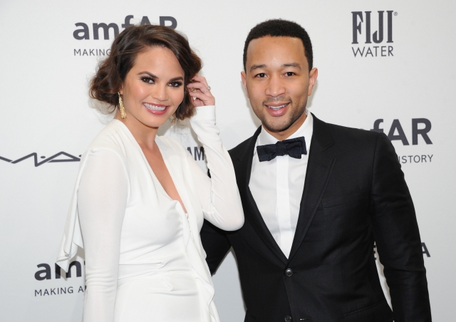 Chrissy Teigen si spletli s luxusní prostitutkou.