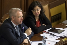 Ministryně práce a sociálních věcí Michaela Marksová Tominová a ministr vnitra Milan Chovanec.