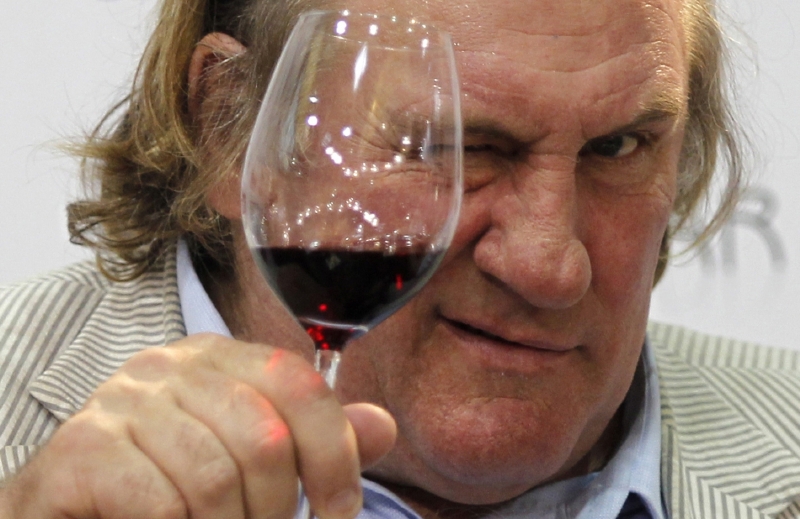 Depardieu zatím tvrdý popíjel, teď ho bude vyrábět.