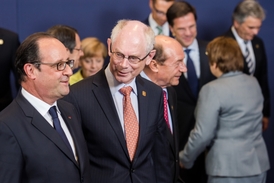 Francouzský prezident François Hollande (vlevo) s Hermanem Van Rompuyem.