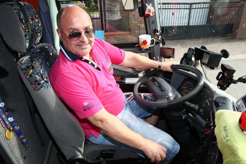 Michal David se toho nebál a naskočil do autobusu!