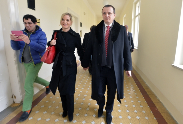 Odchod z manželovy strany je podle Klasnové jejím osobním rozhodnutím.