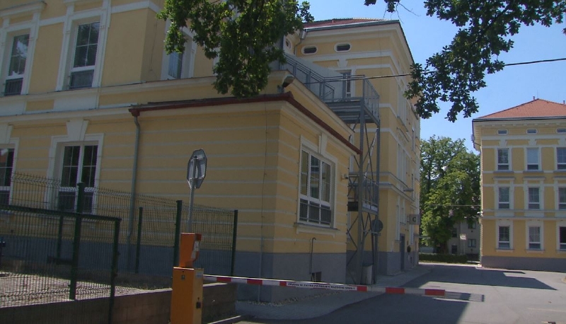 Stařenku příbuzní zavřeli do budějovické nemocnice.