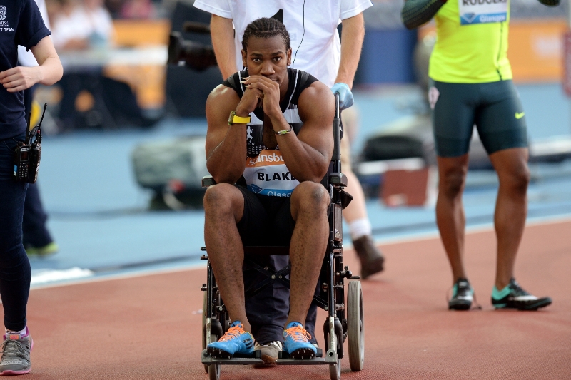 Jamajský sprinter Yohan Blake se zranil při závodě Diamantové ligy v Glasgow. Jamajský sprinter Yohan Blake se zranil při závodě Diamantové ligy v Glasgow.