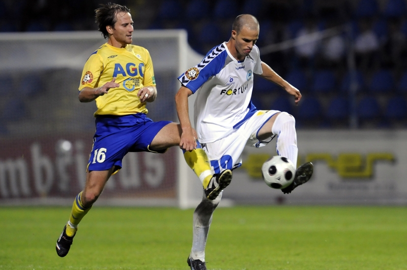 Po konci v Austrii Vídeň měl fotbalista Tomáš Jun (vlevo) další nabídky, nakonec ho ale zlákal ambiciózní Jablonec. Po konci v Austrii Vídeň měl fotbalista Tomáš Jun (vlevo) další nabídky, nakonec ho ale zlákal ambiciózní Jablonec.