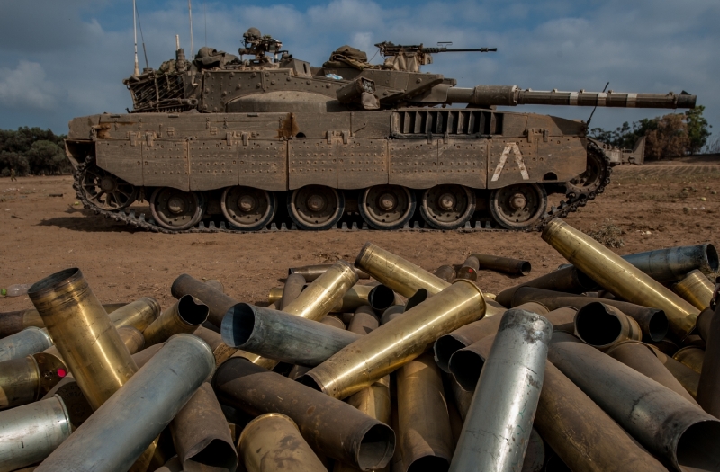Izraelský tank Merkava na hranici s Gazou.