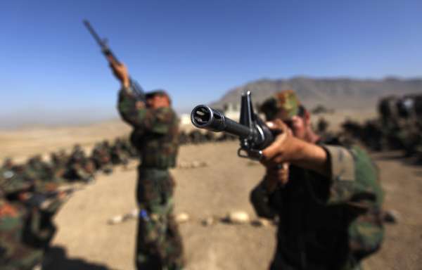 Výcvik afghánských vojáků.
