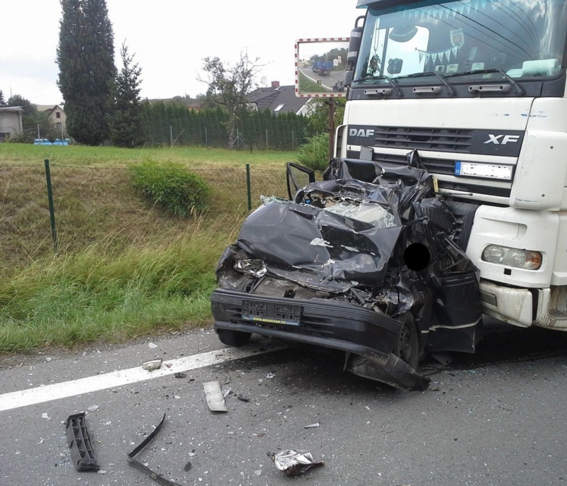 V osobním autě zemřeli dva muži ve věku 35 a 41 let.