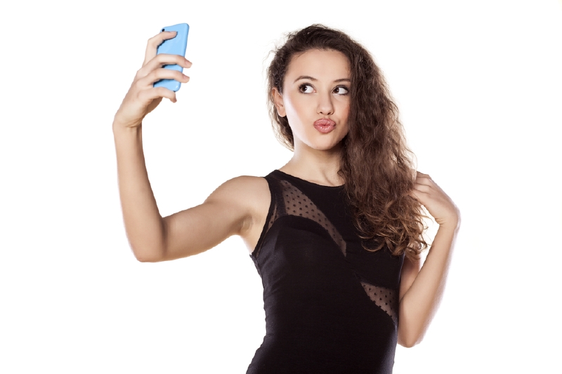 Se selfie opatrně. Lidé hodnotí charakter na základě rysů tváře.