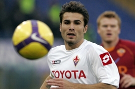 Adrian Mutu v dresu Fiorentiny.