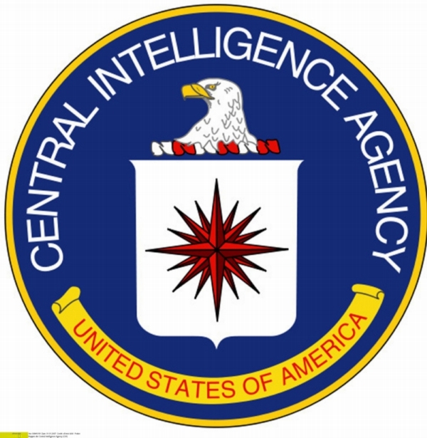 Znak CIA - Central Intelligence Agency (Ústřední zpravodajská služba).