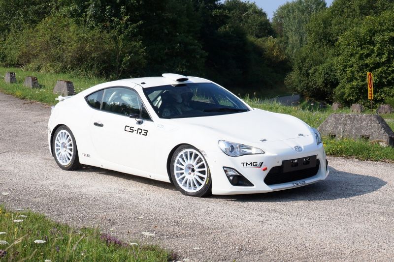 Speciál GT86 CS-R3 při testovacích jízdách.